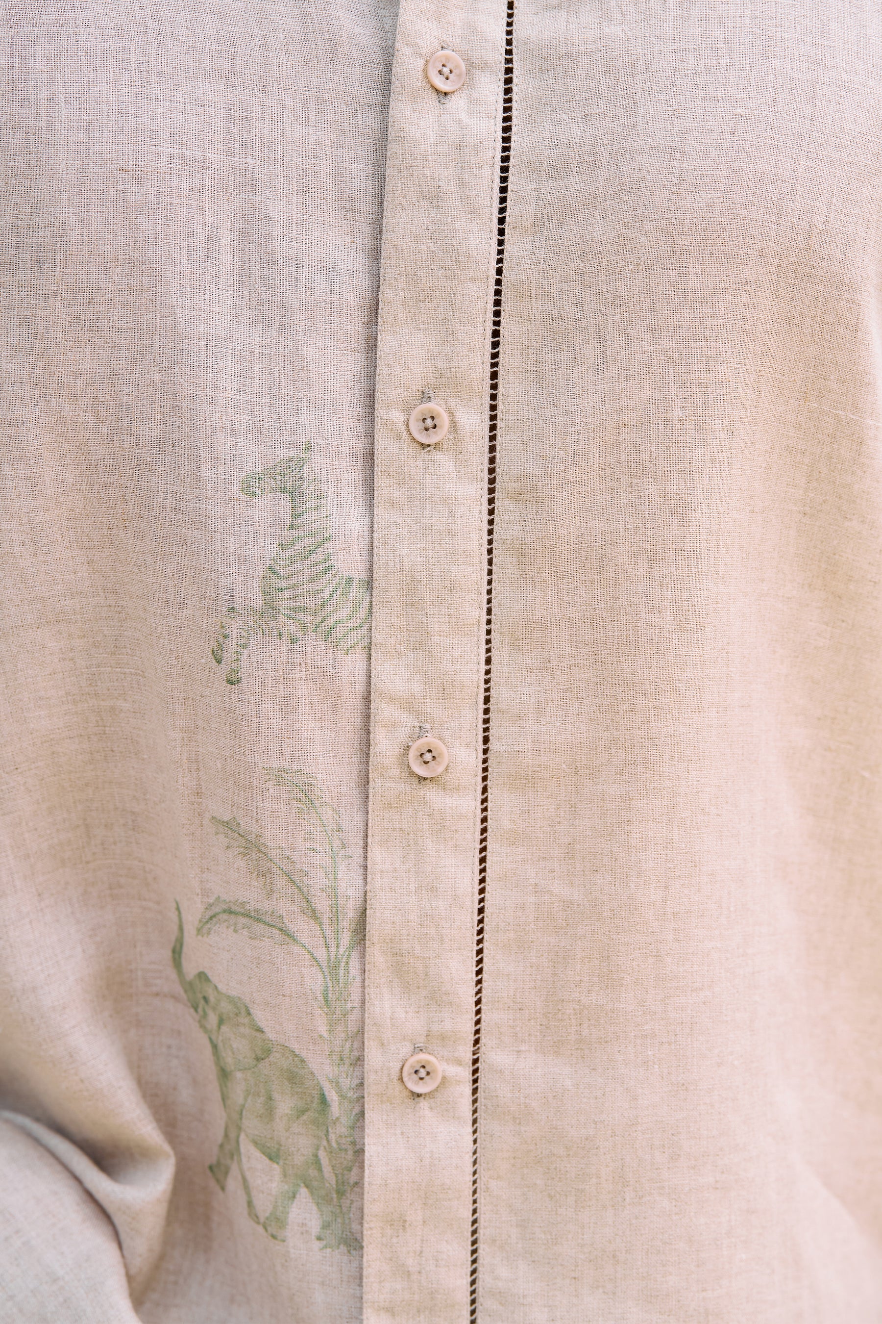 Horizon Peeking Print Shirt- MAN (Natural & Sage)