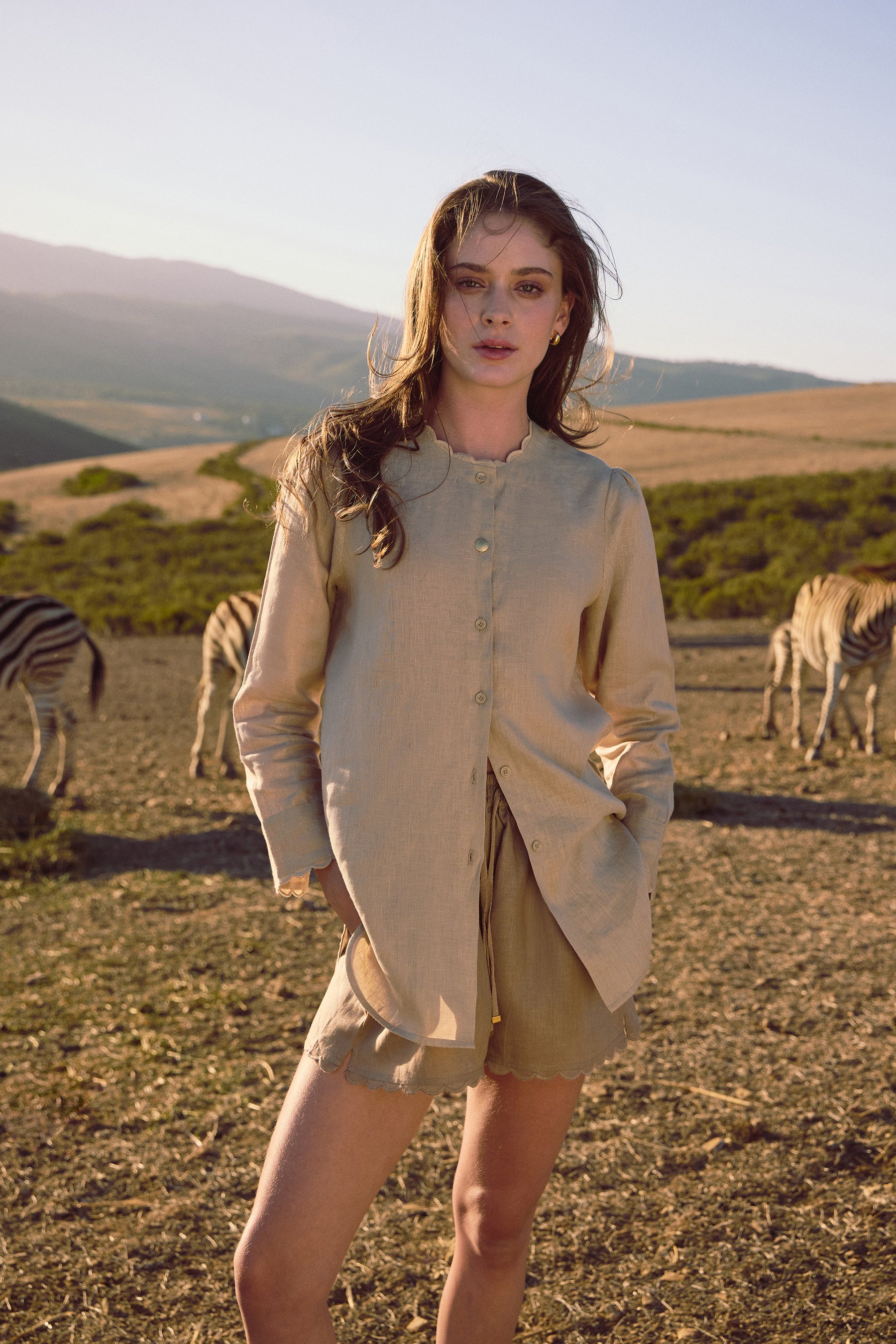 SAND Outwear Shorts (Truffle)