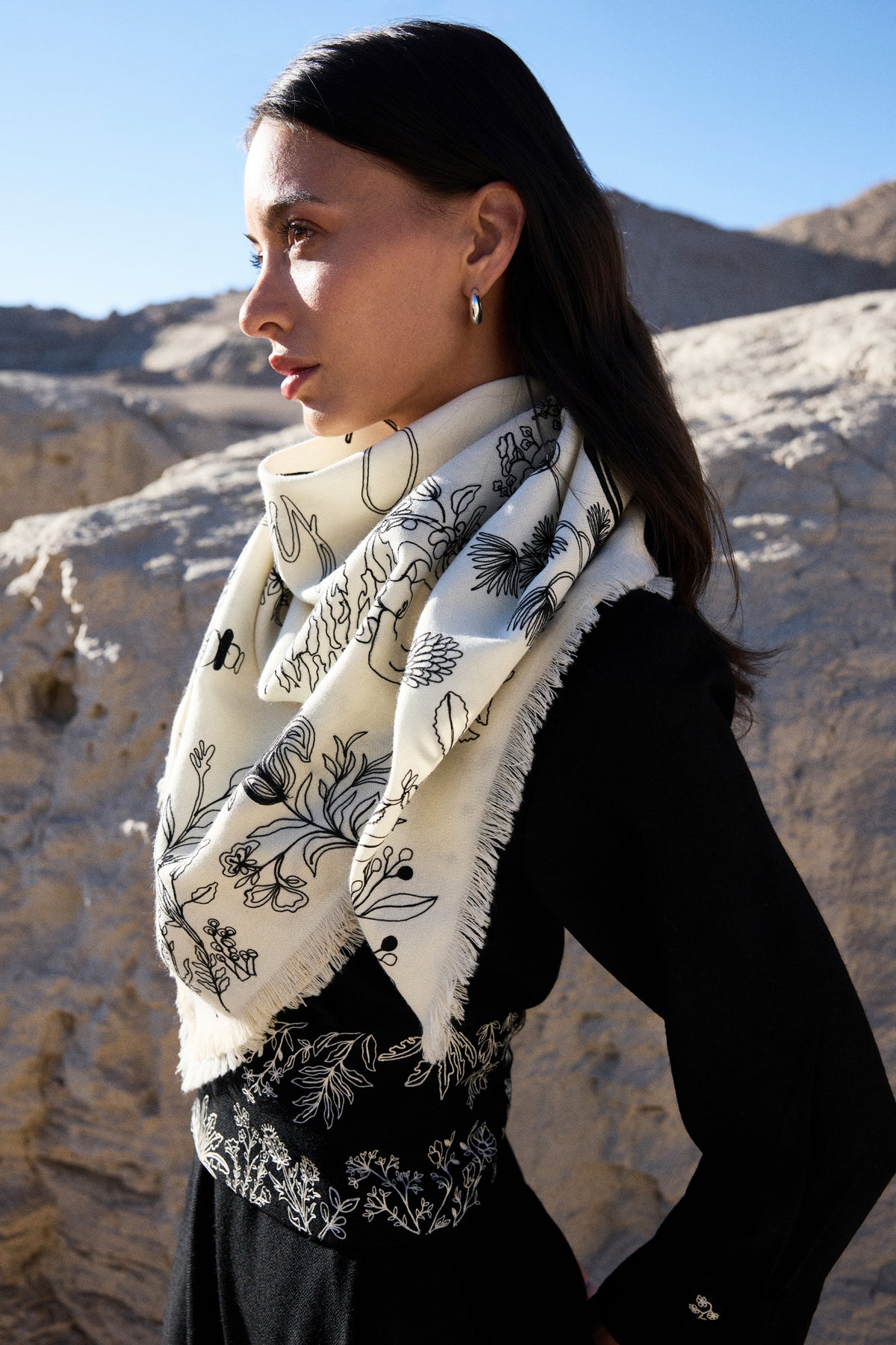 SAND Iconic Woollen Himalayan Landscape Scarf (Ivory & Black)