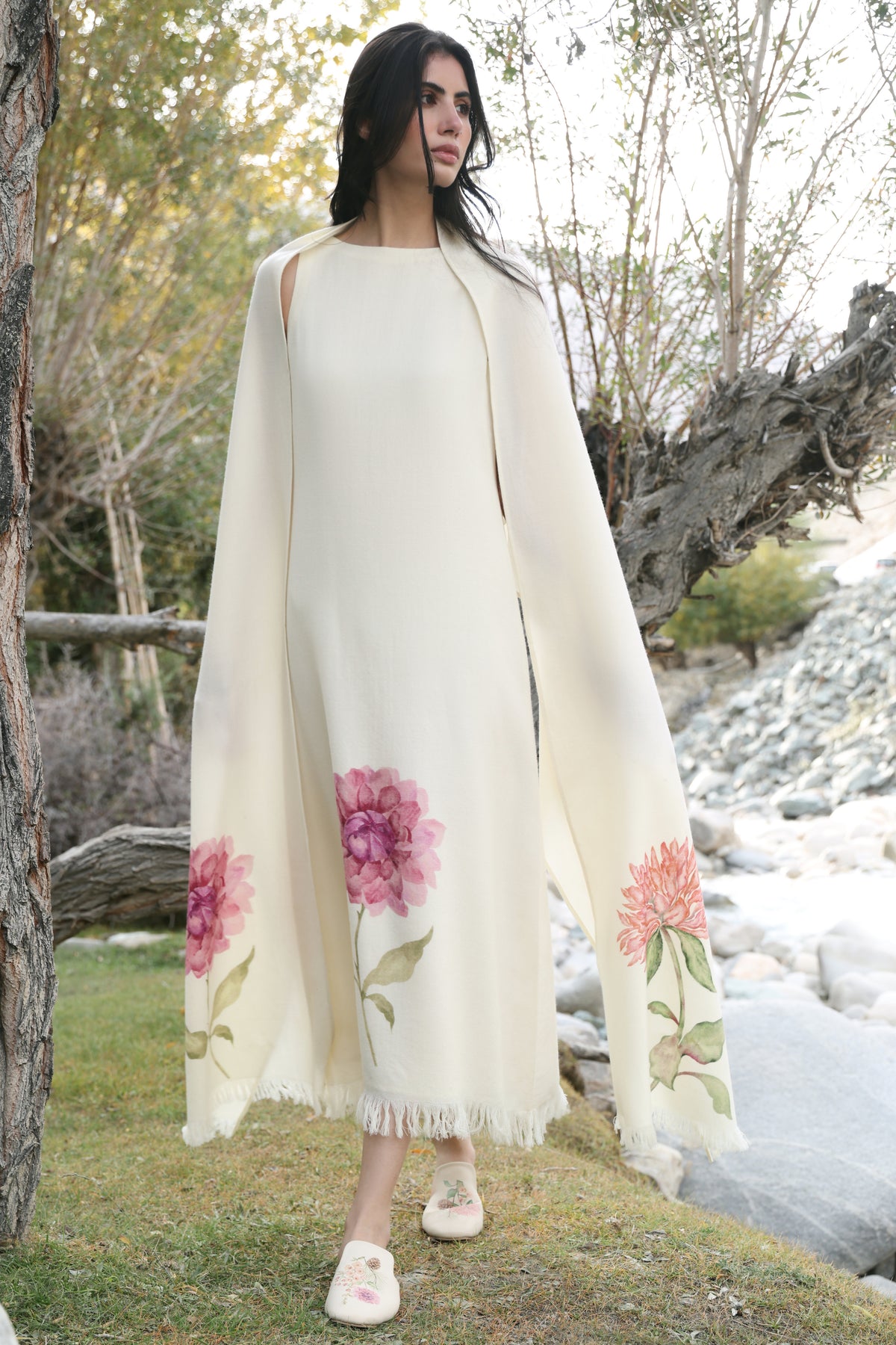 Day Bloom Woollen Shawl (Ivory Alpine Botanics)
