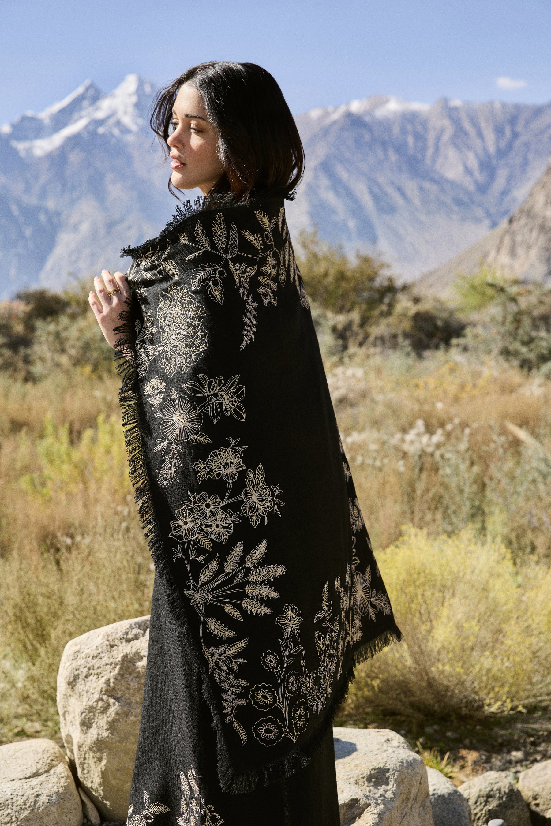 Juniper Woollen Square Scarf (Black)
