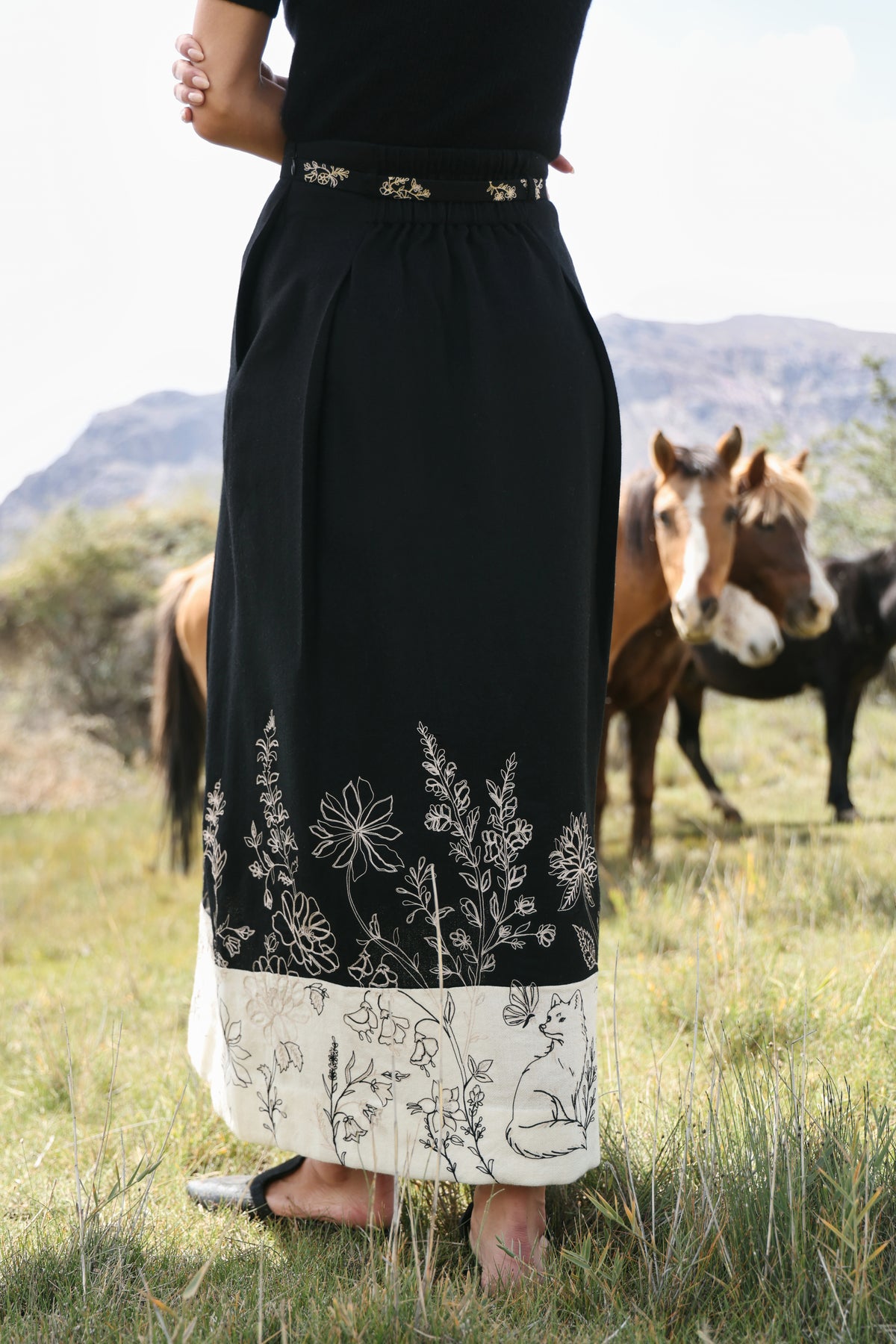 Hearth Midi Woollen Skirt (Black & White)