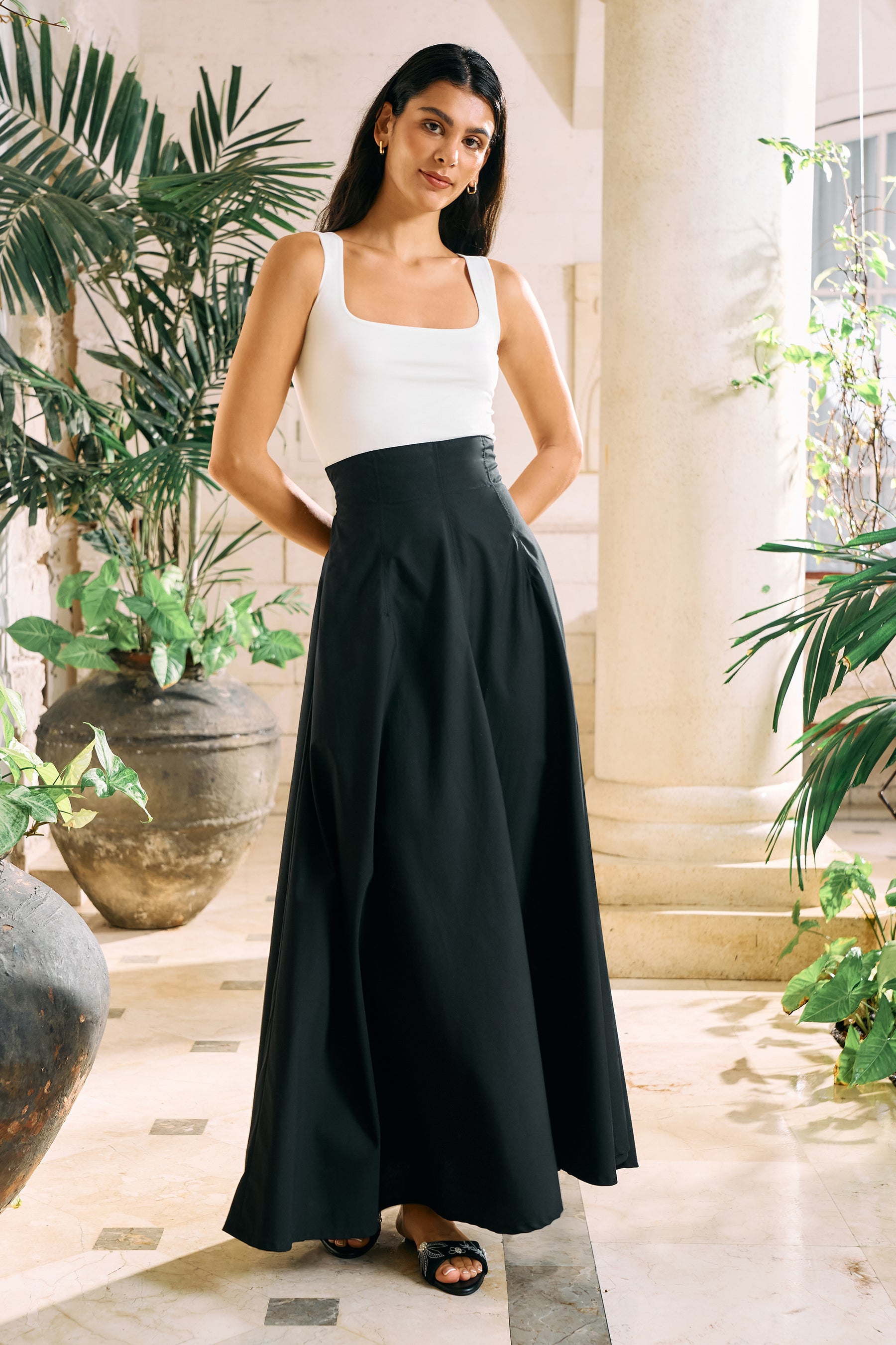 Quiet Poise Skirt (Black)