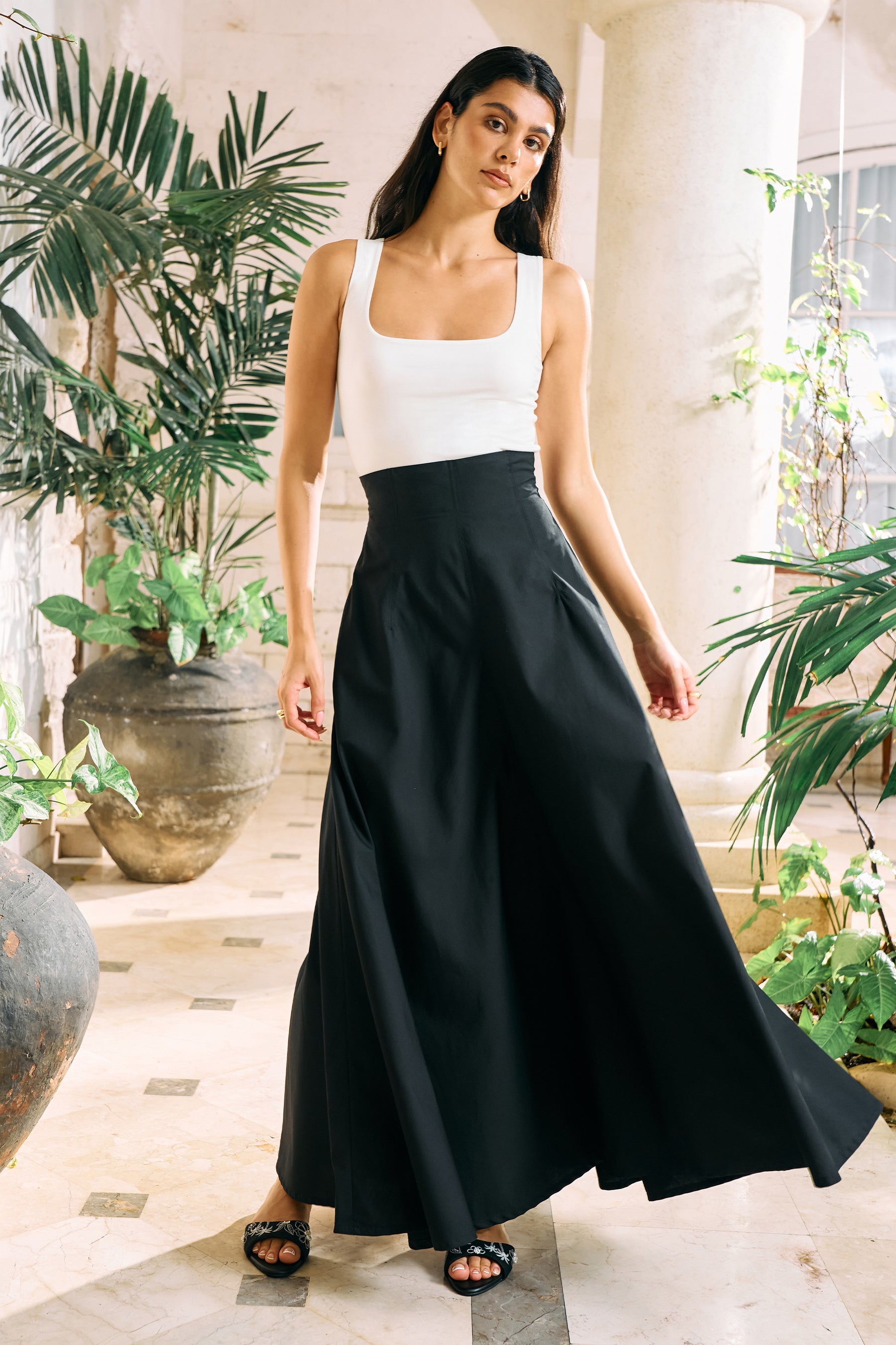 Quiet Poise Skirt (Black)