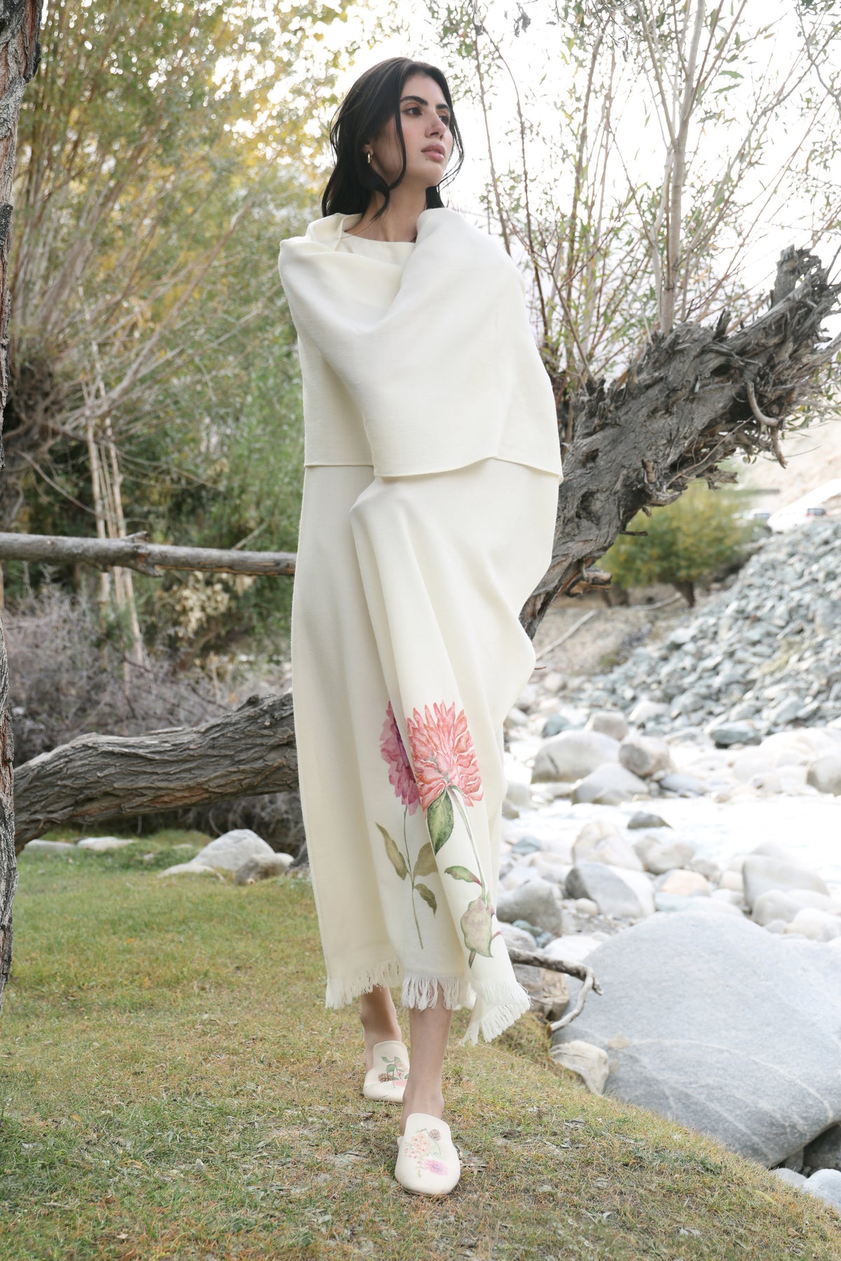 Day Bloom Woollen Shawl (Ivory Alpine Botanics)