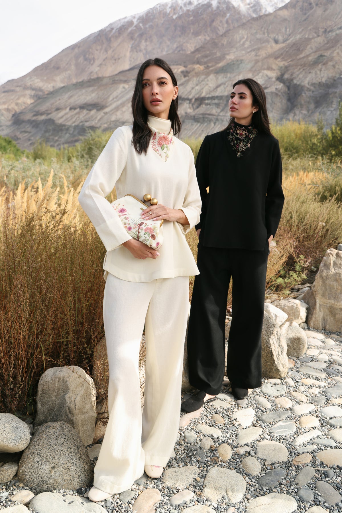 Winter Hush Scarf Woollen Top (Ivory Alpine Botanics)