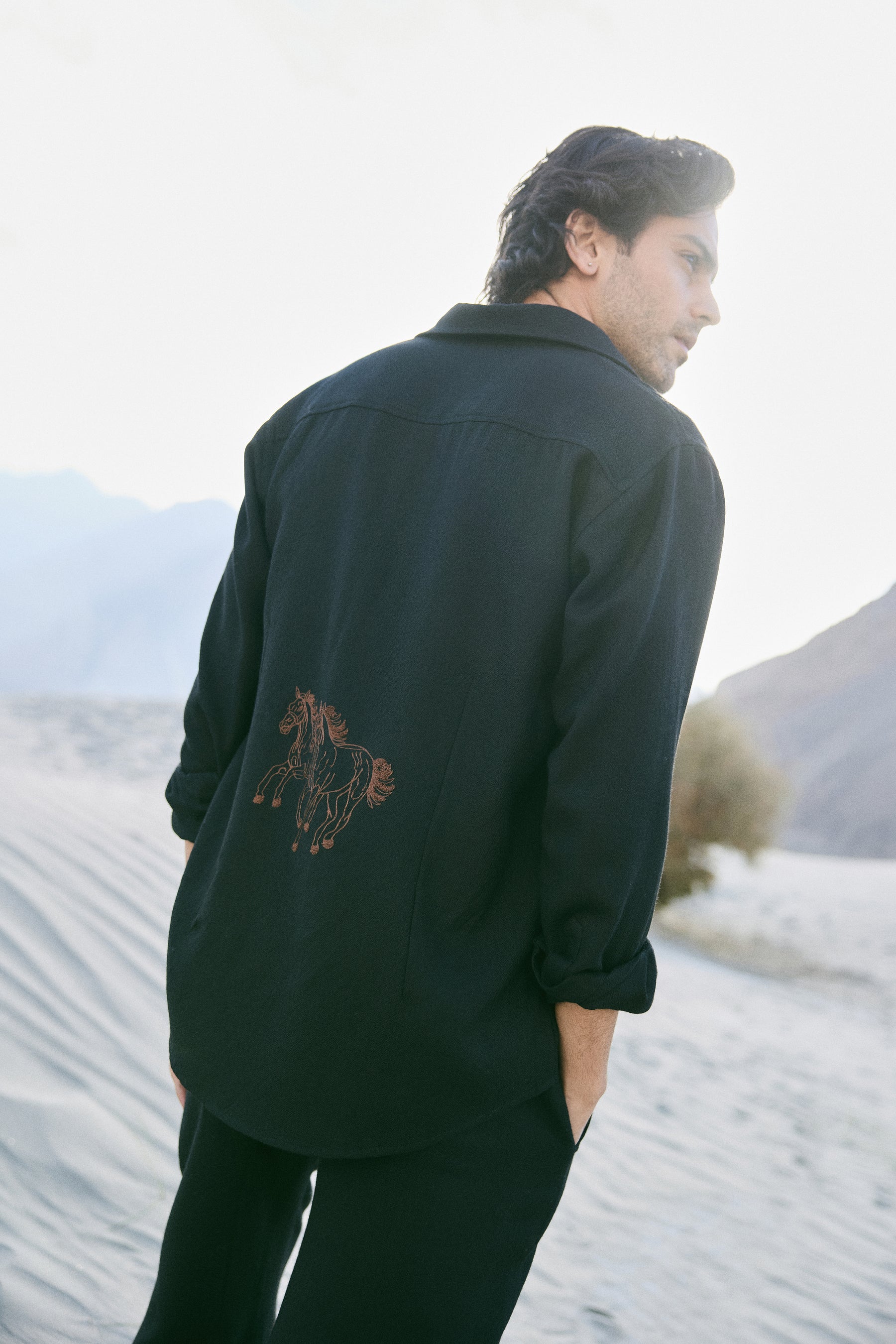 Laha Woollen Shirt- MAN (Black)