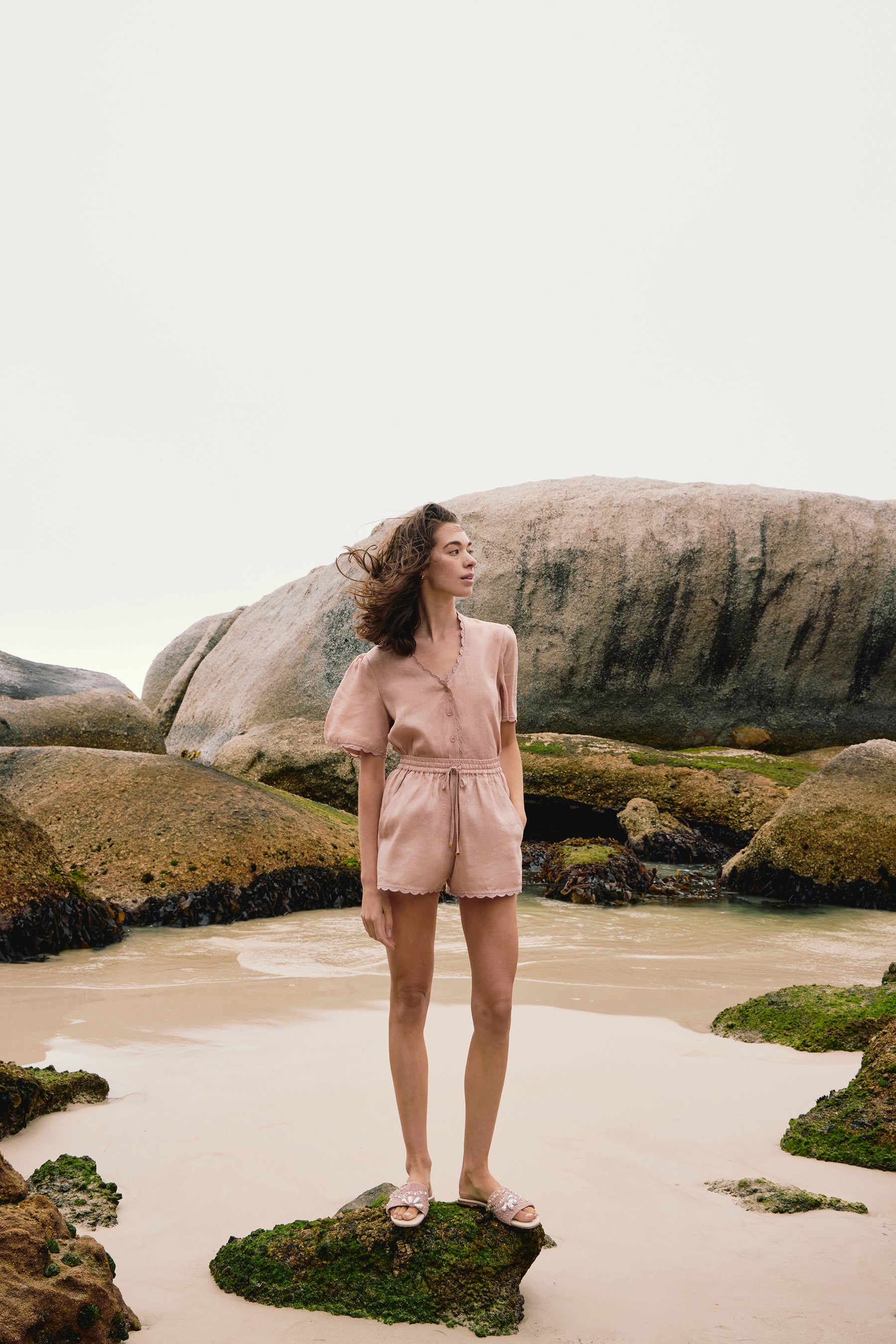SAND Outwear Shorts (Rose)