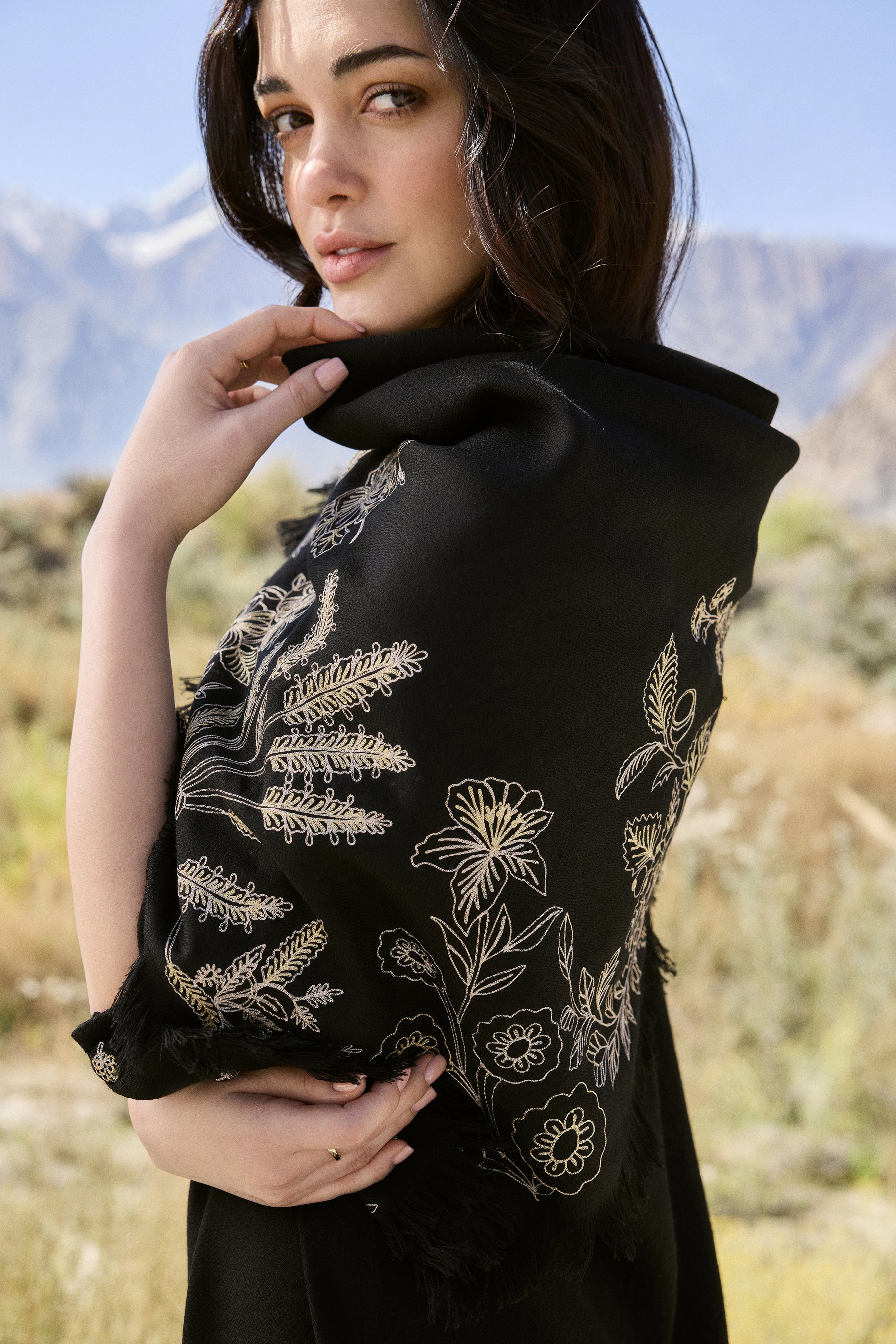Juniper Woollen Square Scarf (Black)