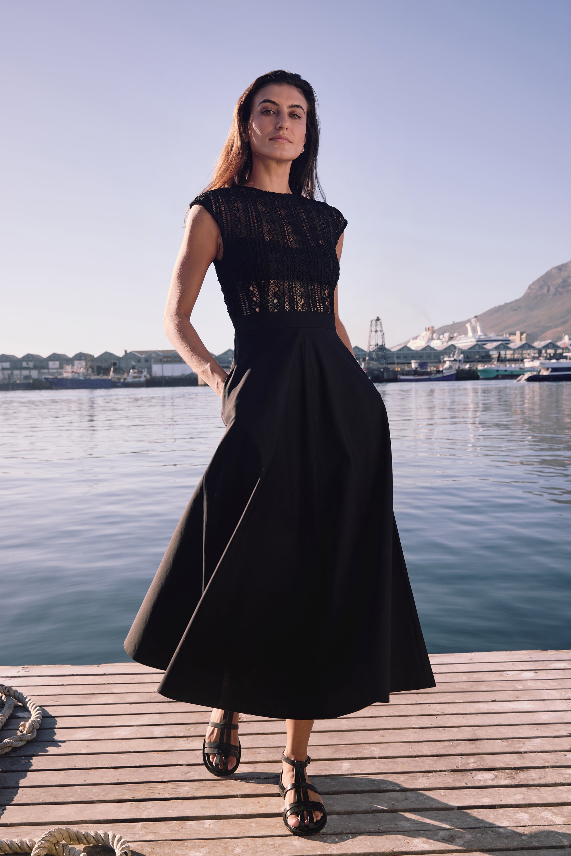 Victoria Dress (Black)