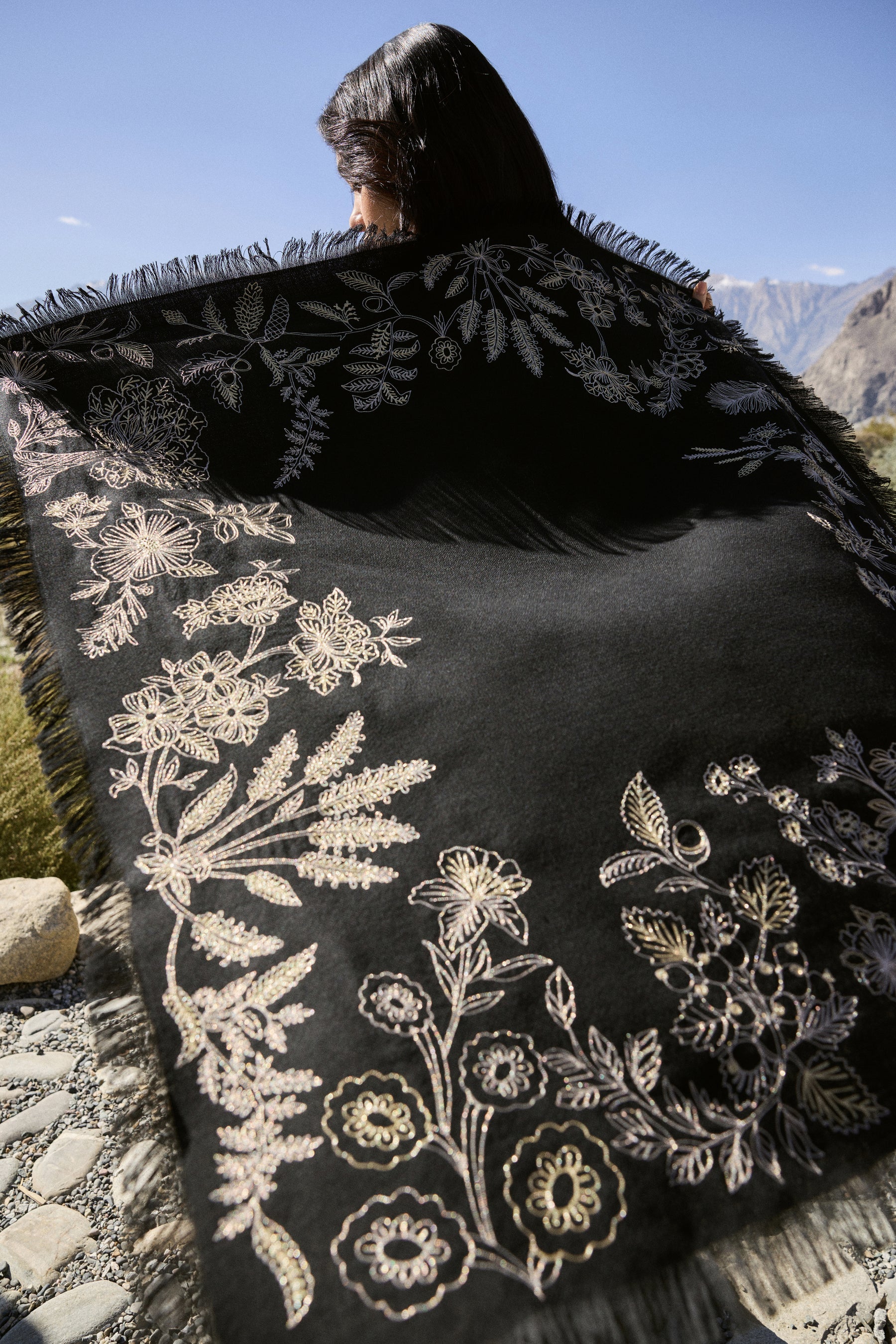 Juniper Woollen Square Scarf (Black)