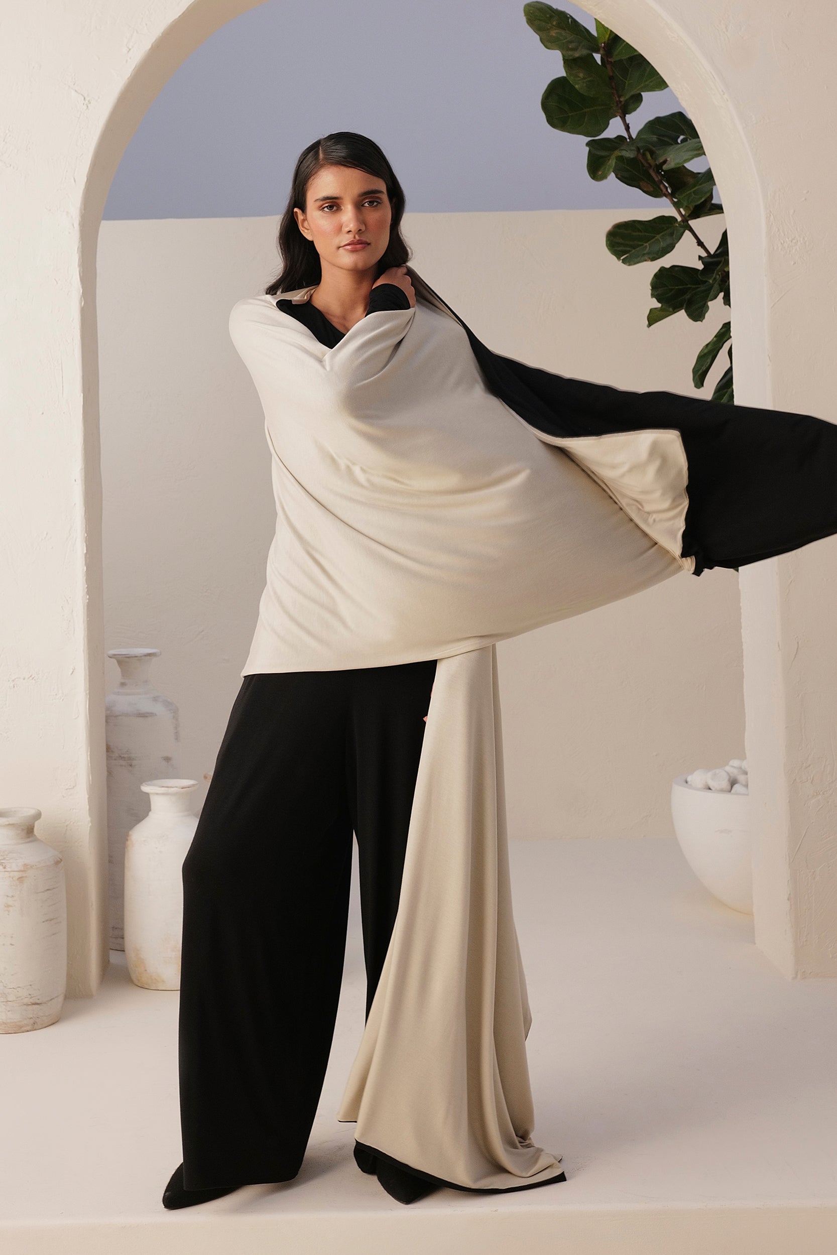 Sand Skin Reversible Shawl In Black & Natural