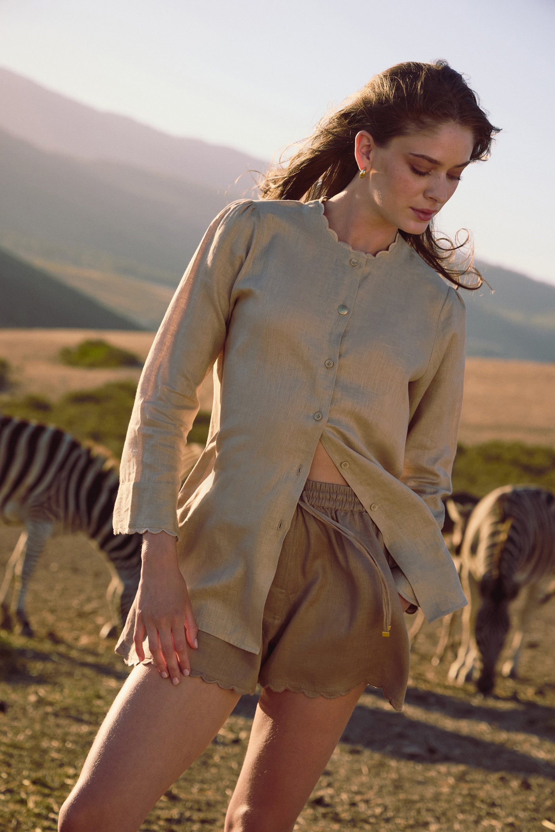 SAND Outwear Shorts (Truffle)