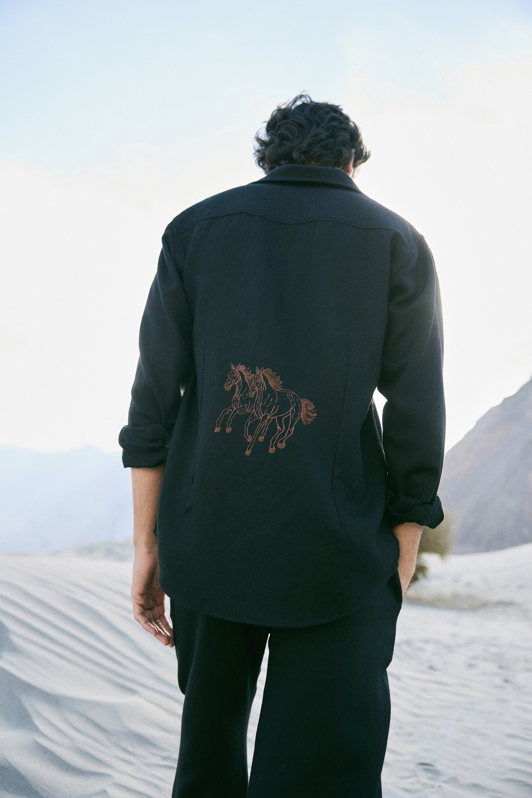 Laha Woollen Shirt- MAN (Black)