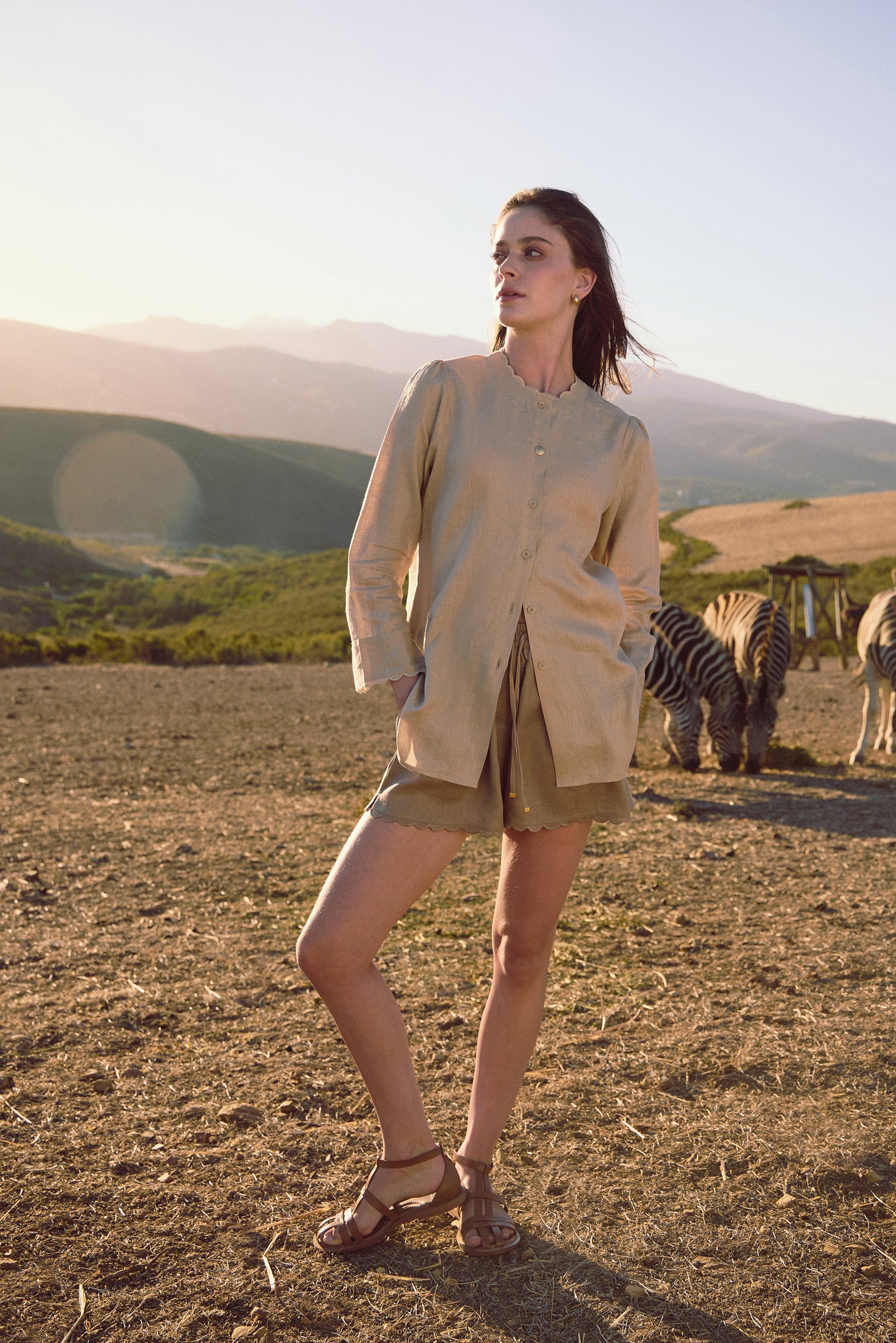 SAND Outwear Shorts (Truffle)