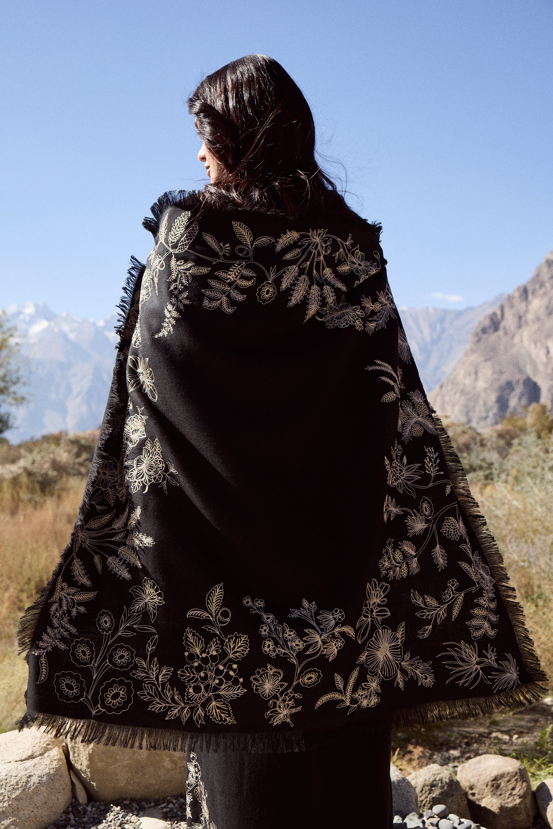 Juniper Woollen Square Scarf (Black)