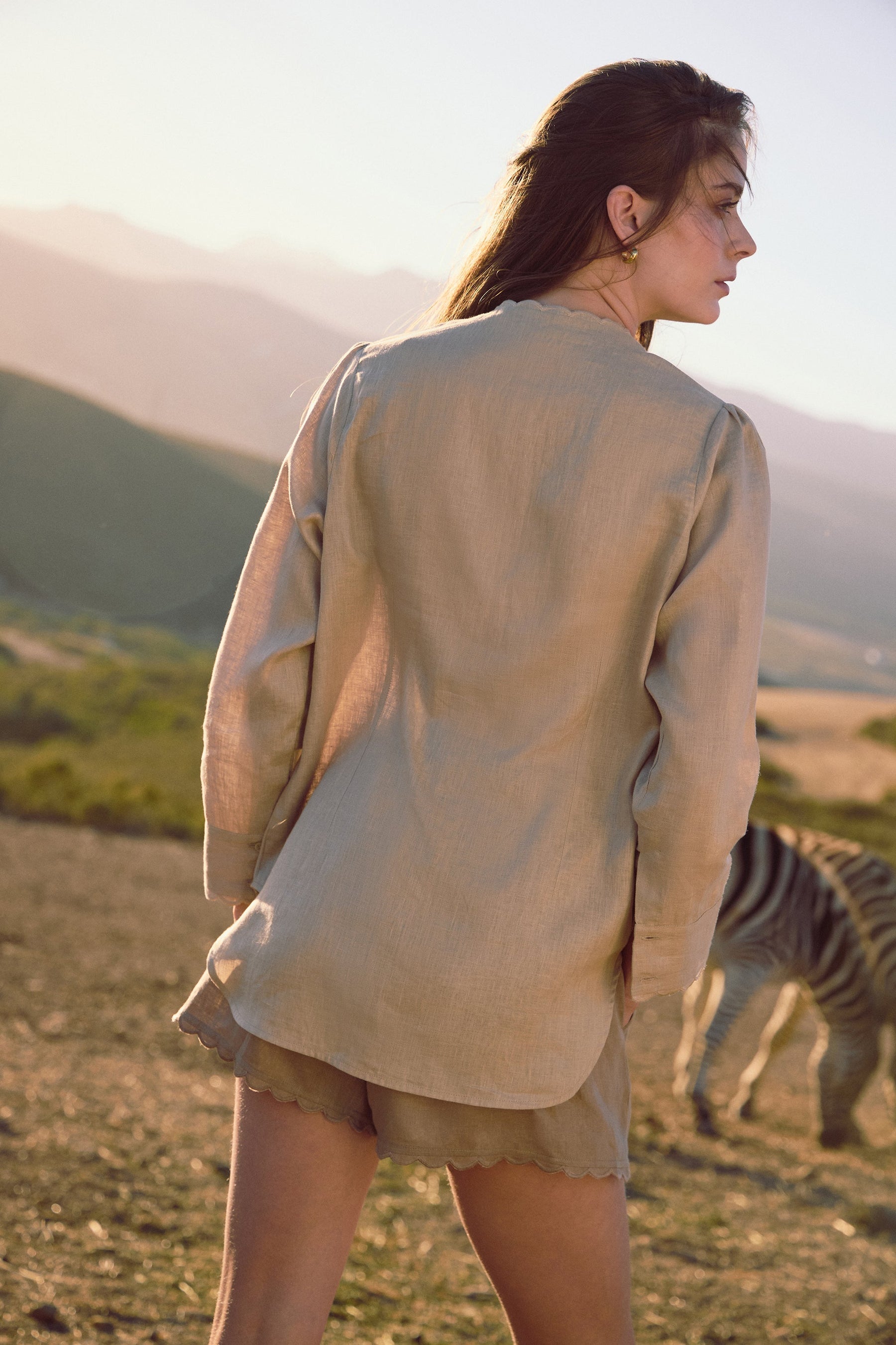 SAND Outwear Shorts (Truffle)