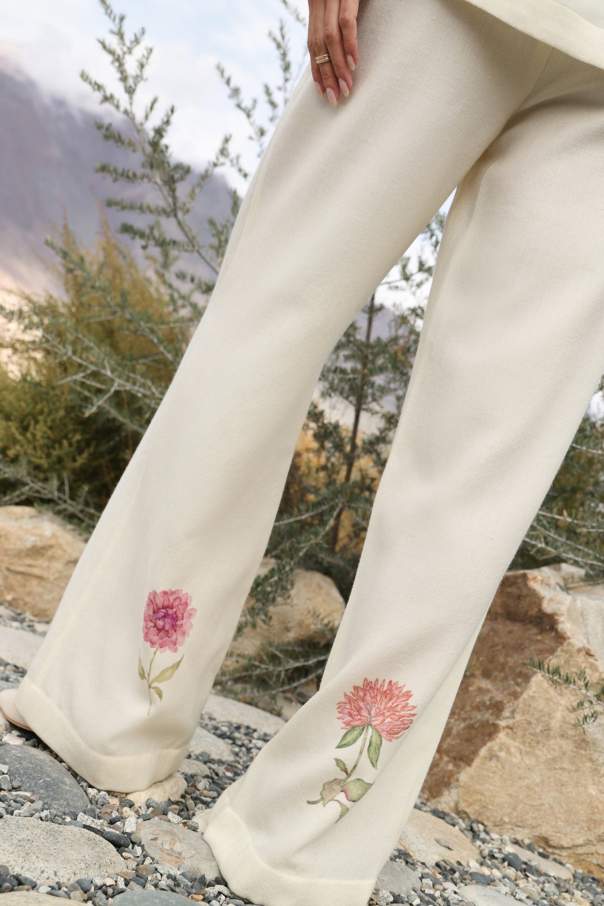 Winter Hush Scarf Woollen Top & Autumn Bloom Woollen Pants (Ivory Alpine Botanics)