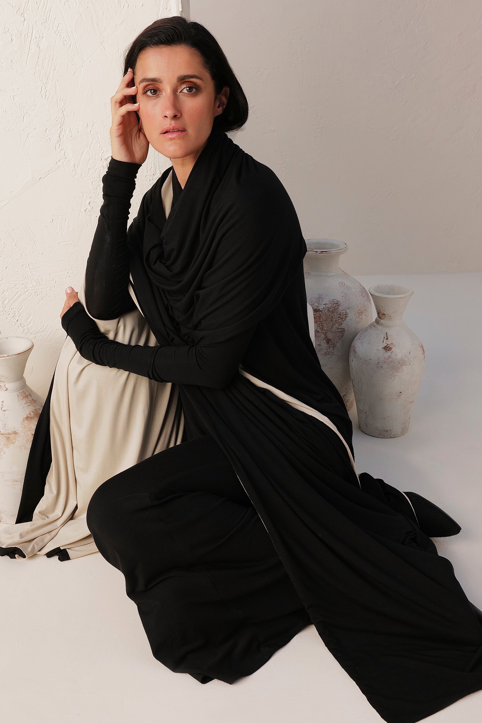 Sand Skin Reversible Shawl In Black & Natural