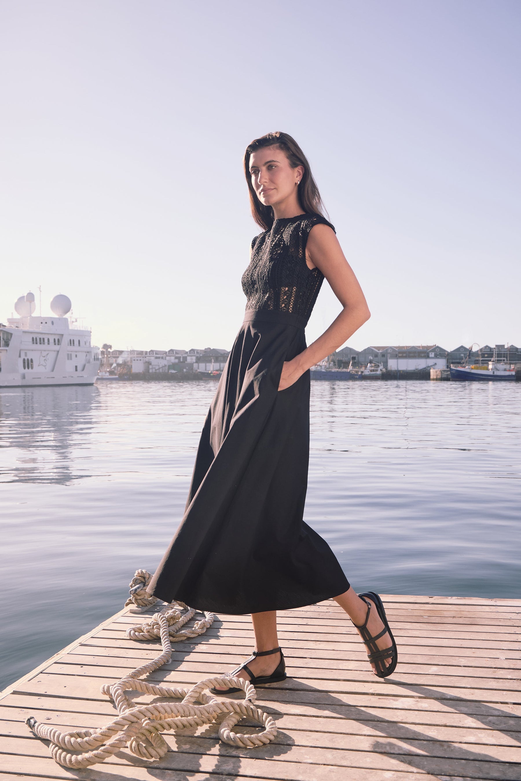 Victoria Dress (Black)