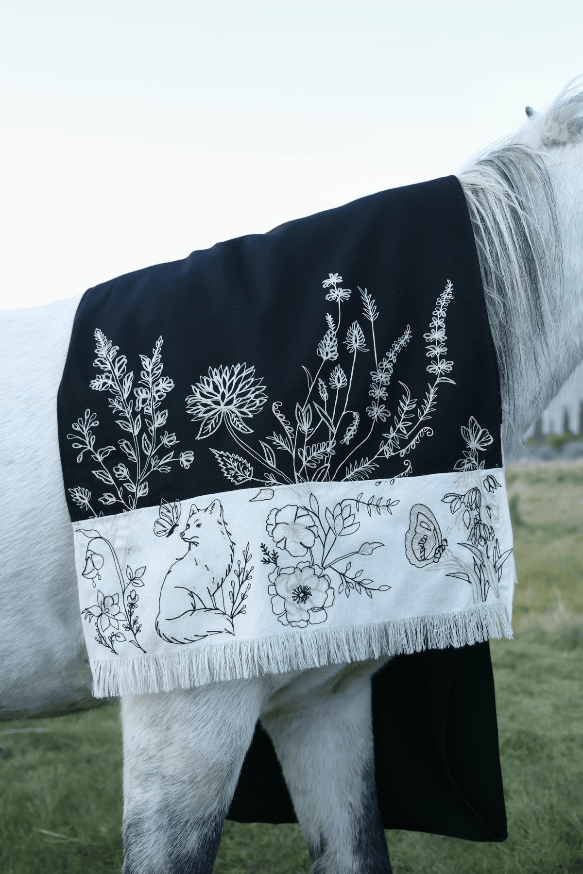 Hearth Woollen Shawl (Black & White)