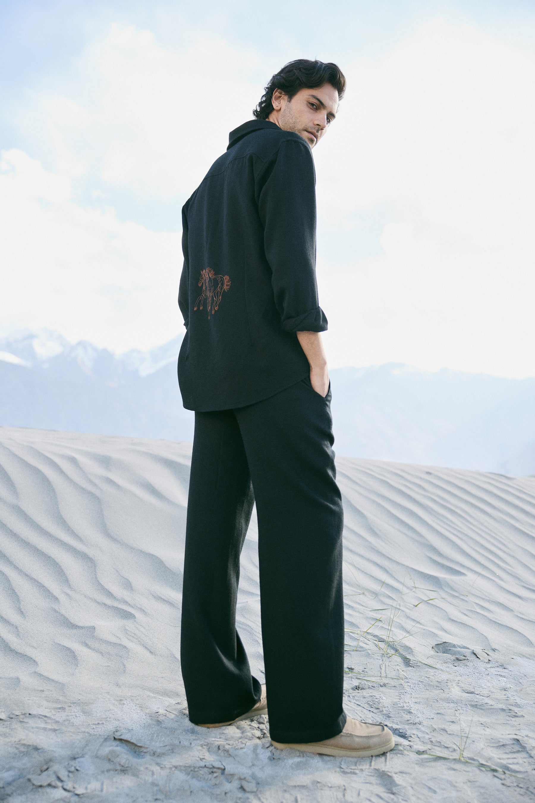 Laha Woollen Shirt- MAN (Black)