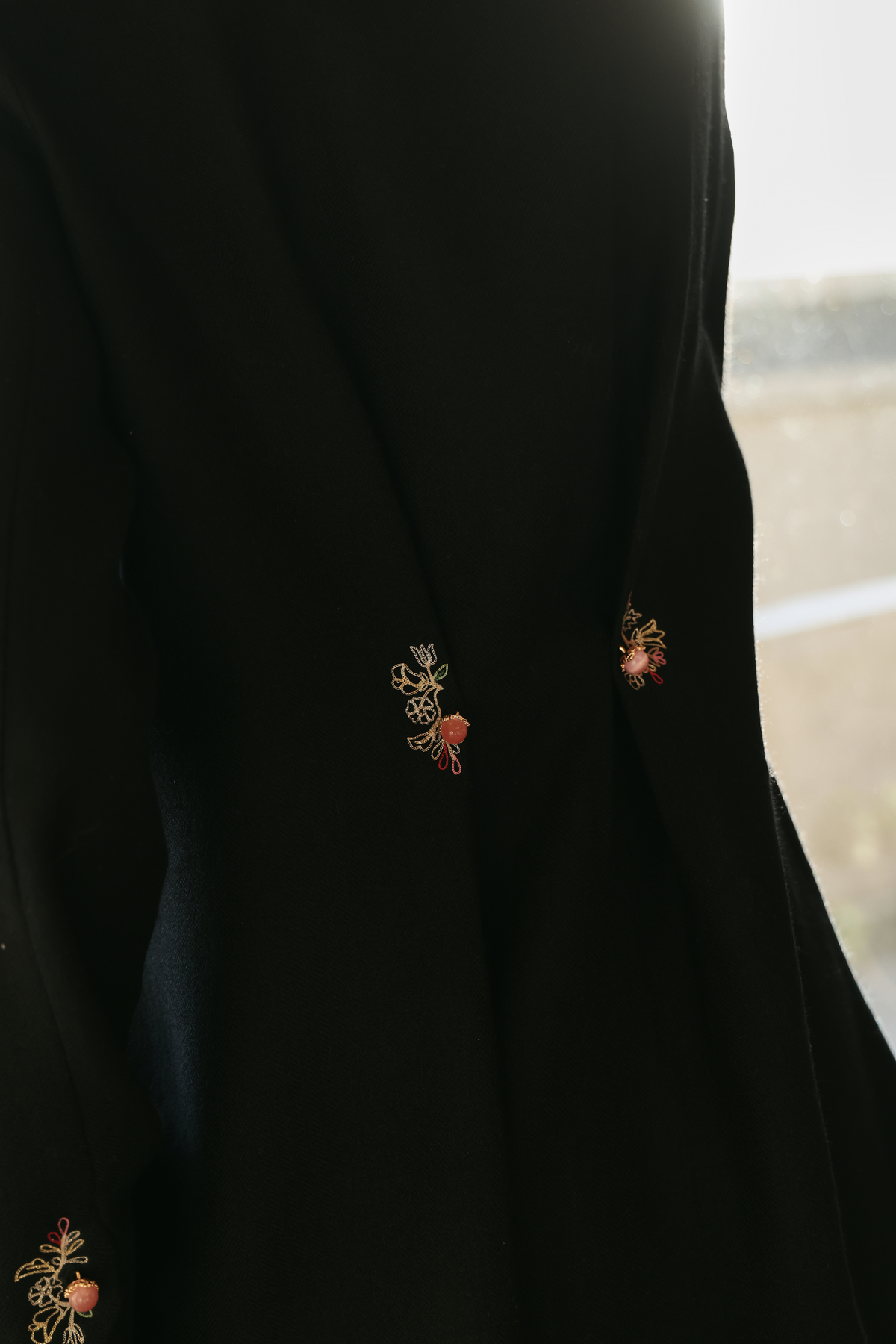 Autumn Bloom Woollen Top (Black)